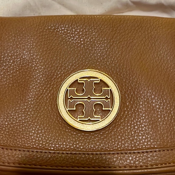 Tory Burch Handbags - Tory Burch Crossbody Bag- Camel